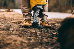 kid dad feet hiking