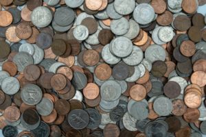 picture of scattered american coins