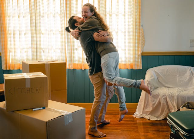 2 people happy while moving