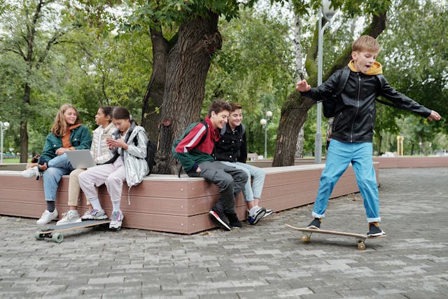 kids skateboarding