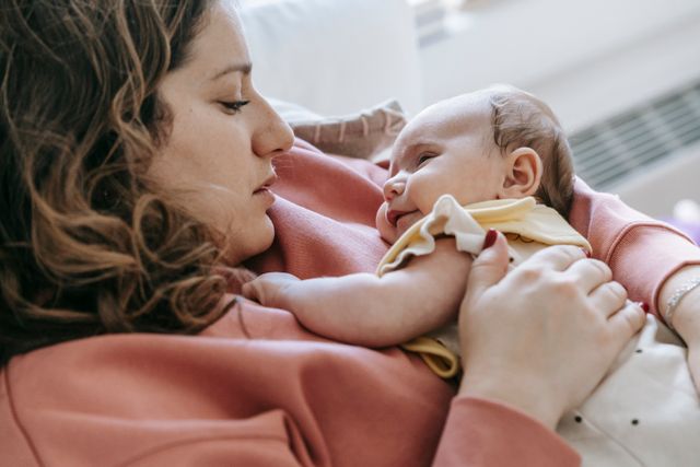 mom with newborn